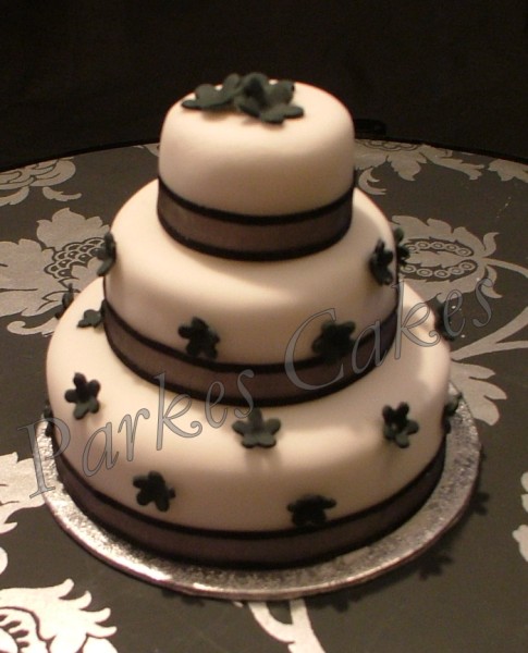 b&w mini 3 tier (485 x 600)